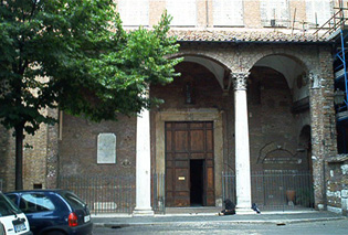 Ingresso della chiesa di Santa Sabina